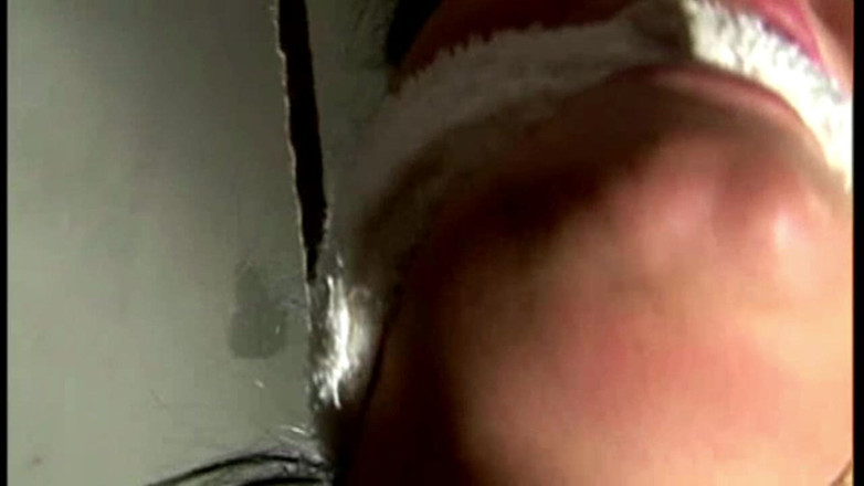 Submissed: Nomi bloccata sul pavimento e altro ancora