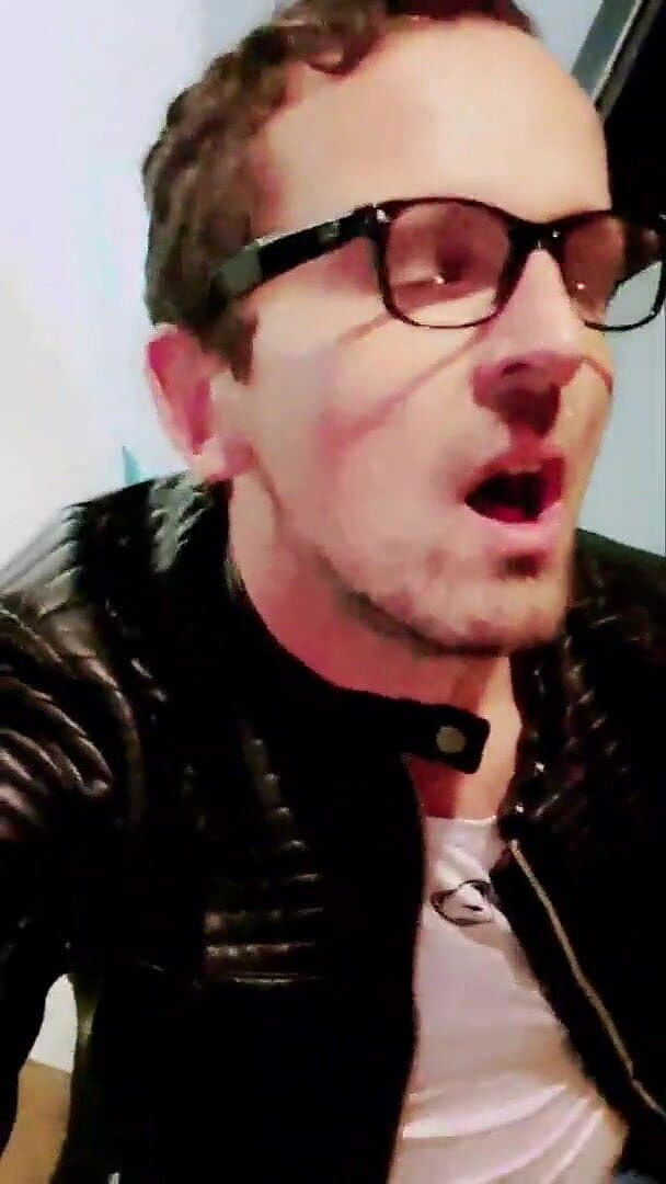 Slutboyben: Slutboyben cam4 脑筋暴露狂成瘾