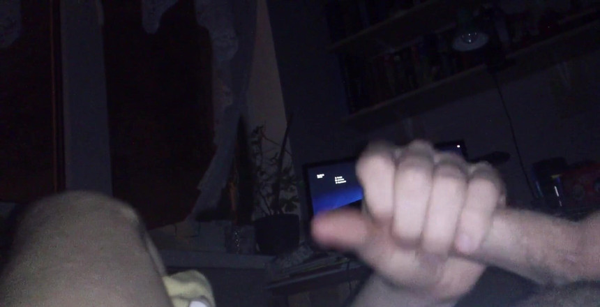 GayDuplo: Algo nuevo hoy! ¡Esta vez es v masturbándose y corriéndose!