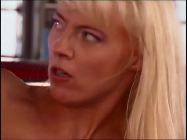 Porncentro: Muscular hunk gets a good fucking from his stunning girlfriend