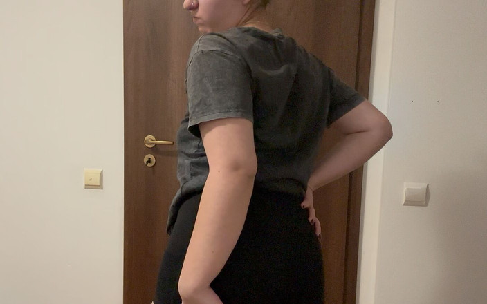 NipsAndStrips: 자지 빠는 동안 맛있는 후장 따먹기