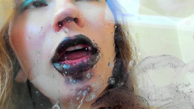 Rarible Diamond: Black lipstick marks and french kiss