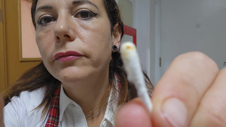 dafnedenoch: Làm sạch đôi tai tôn sùng của tôi