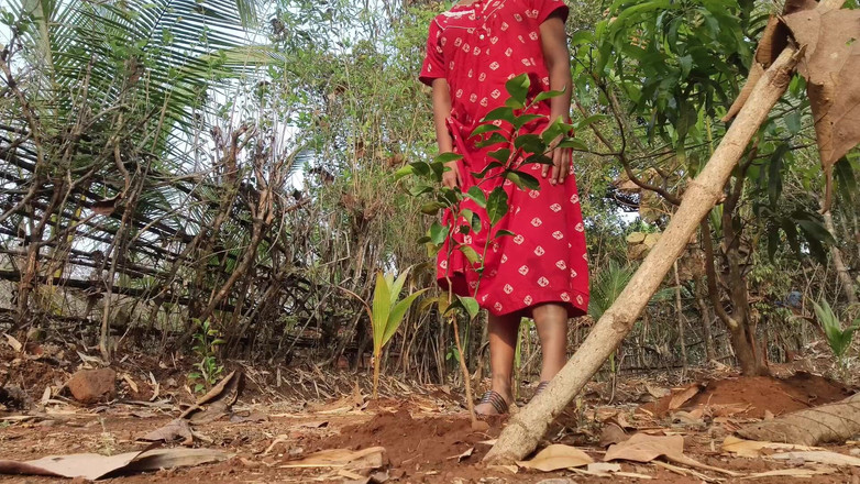 Mumbai Ashu: 德西加瓦尔女孩去丛林，与她的情人发生性关系