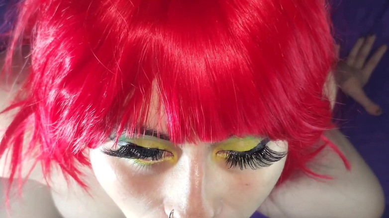 DherlyDoll: Moja ładna pasierbica uwielbia ssie mojego kutasa i połykać moją spermę,...