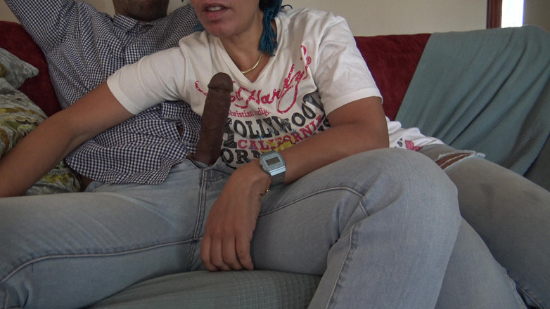 Souzan Halabi: ロンドンの成熟したトルコ人メイドは、夫が不在の間にアフリカの移民と浮気