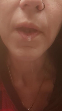 침을 뱉어