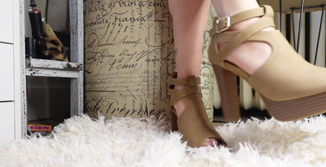 Raven Willow: Aku tahu kamu nggak bisa menahan diri untuk ngentot memekku...