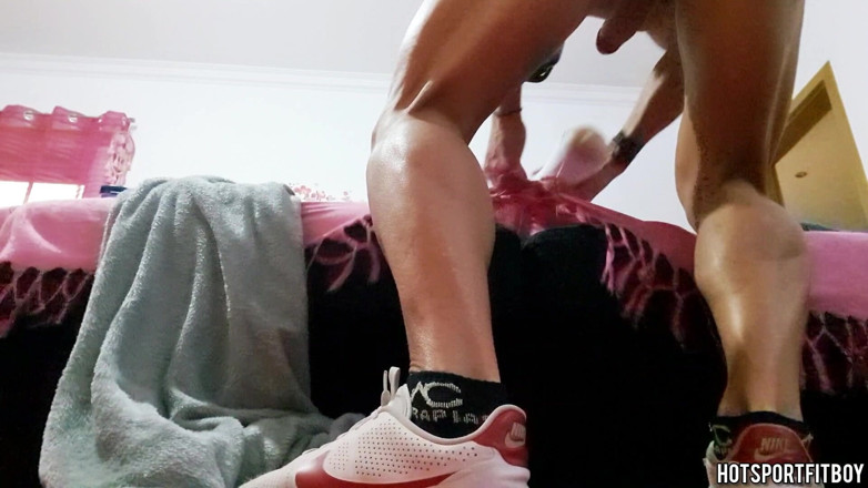 Hotsportfitboy: Hotsportfitboy Live Fleshlight fuck: Big Hard Cock jęczy głośno