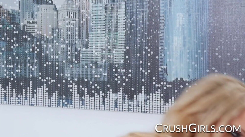 Crush Girls: Crush Girls - Blonde bombshell Briana Banks fucks her tenant