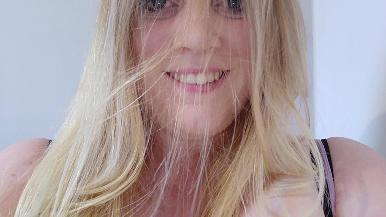 Julie_Bliss: Julie bliss - người khổng lồ và người yêu vú