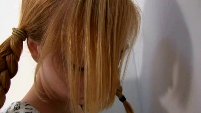 Punished Brats Spanking: Mandie dostává výprask od Audrey