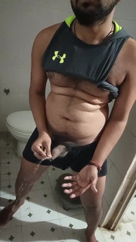 Selepas saya mengongkek diri saya dengan cara yang sangat cantik, saya kencing dengan cara yang sangat miang sehingga anda pasti suka