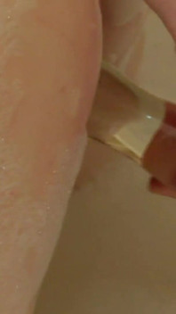 Bathing brunette teen pussy toying solo