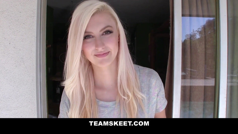 Team Skeet: Photo shoot ends with cumshot for pretty blonde Alexa Grace