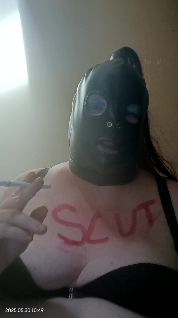 Stephanie-Nicole-TV: Gordas tv fumando e brincando com um vibrador