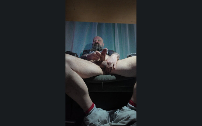 Wanker: Posmarowałem cały fotel spermą