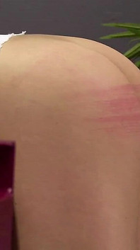 Lauren Spanking Machine - Ass Whipping
