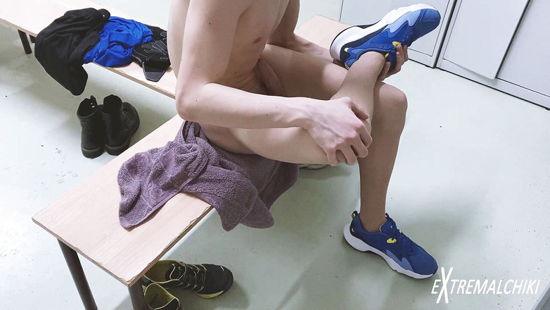 Redbearboy: 대학 탈의실