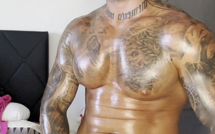 BoyGym: Büyük yaraklı hunk kaslı!!