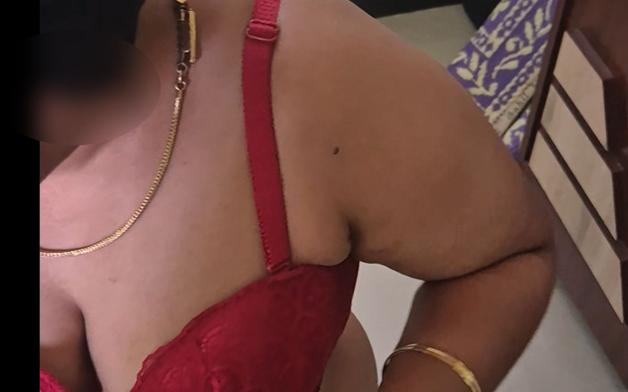 Black & white desicat: Desi Hot Big Boobs Neighbour Aunty Sucking My Cock Nicely