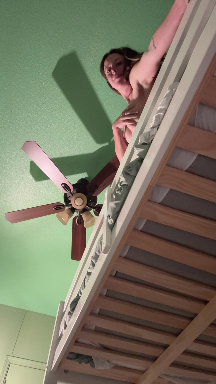 Nadia Foxx: Quarto com sua meia-irmã se torna sexual .. É por isso que...