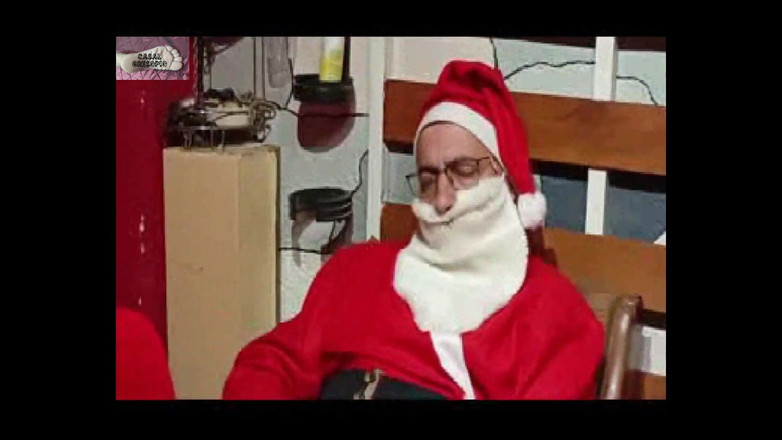 Casal Gresopio Male: Der Weihnachtsmann Streichelt Sich Selbst an Weihnachten 2025