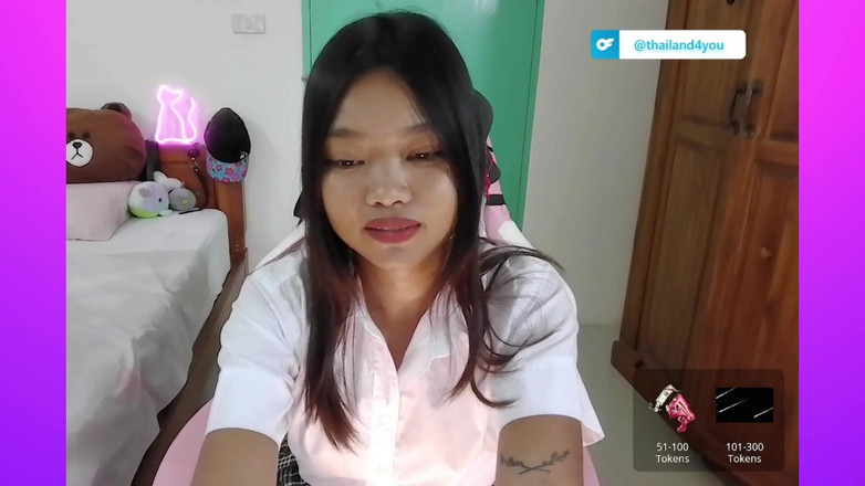 Cupcake: Azjatycka nastolatka college loszka