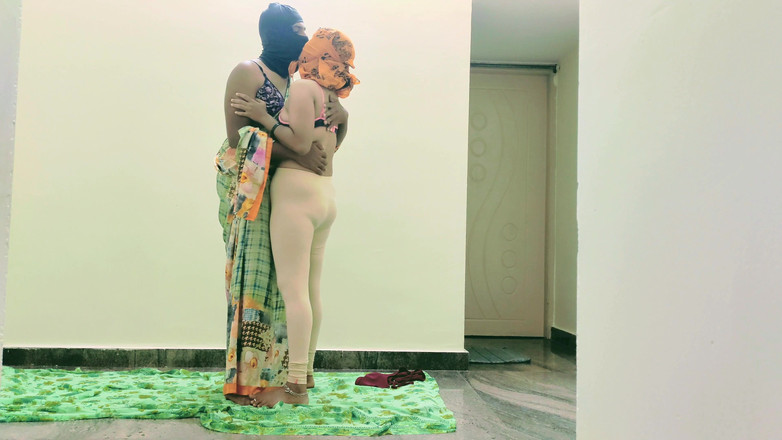 Mrbunty98: Pacar banci desi memakai saree dan ngentot pacar