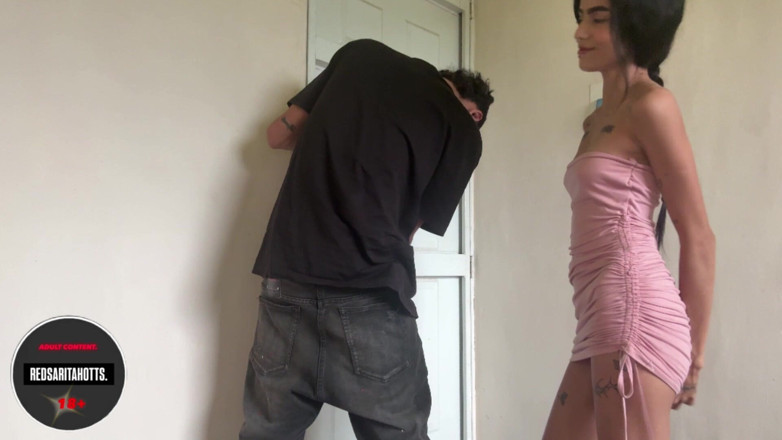 Saritta Hott: I Call the Locksmith to Help Me with My Door,...