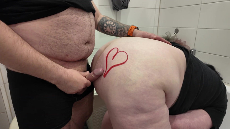 Ladybottox: My Friend Visits Me From Afar and I Fuck Him