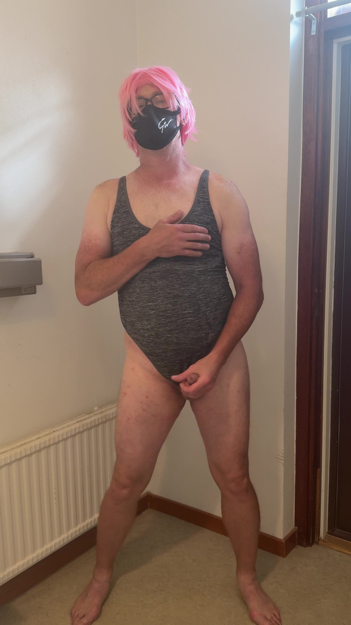 Julia Trans: Con điếm tóc hồng thủ dâm và xuất tinh và tự...