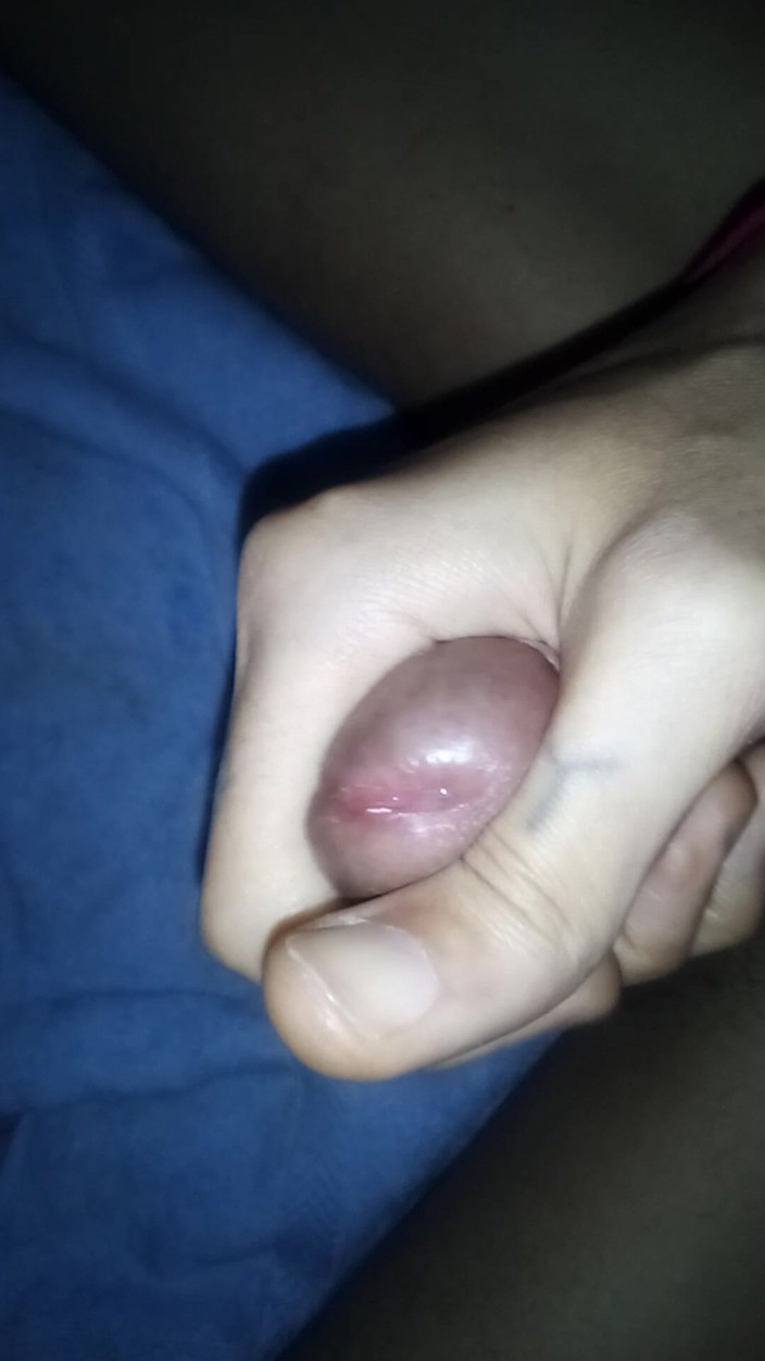 KingSpade: Tesão cara jacks off Rock Hard Dick