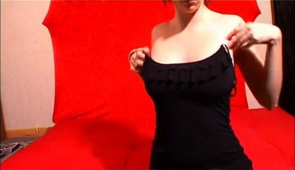 European Classics: Sie liebt es, mit ihren schwarzen dessous zu necken