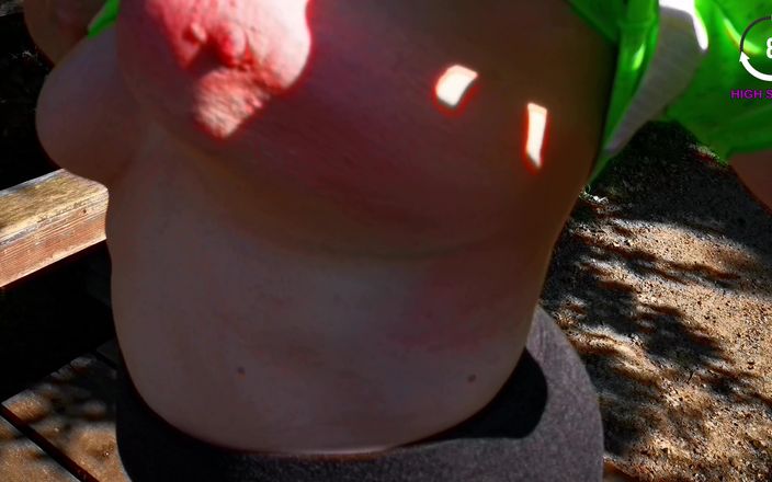 Bouncy Tits Action: Wank -spelet 15 - försök att inte komma