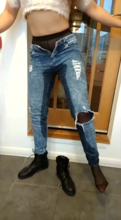 BeautifulGoldenBabe: Jeans and pantyhose wetting compilation