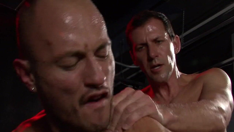 Only Bareback Porn Studio Amator: Tief im loch