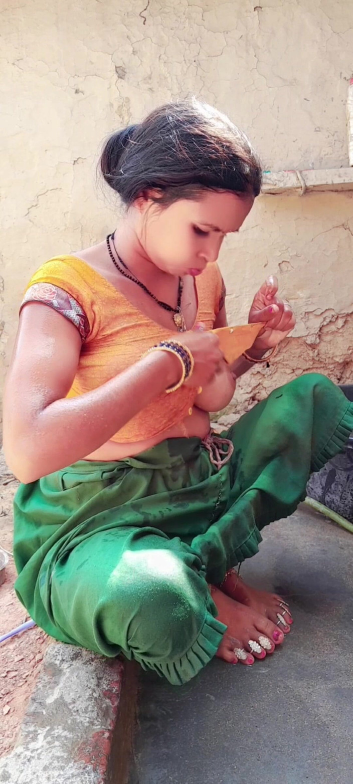 Renudbf: Desi Bhabhi ve vaně