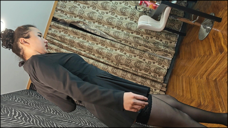 Ponny Letany: Setiausaha Seksi Bimbo