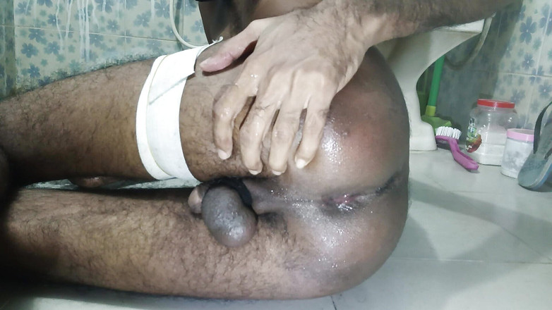 ThorSagor: Bangladesh ragazzo gay in basso fa scoreggia multiple e pissing...