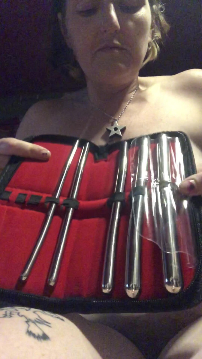 MistressWriggler: Când Strângând O Bilă Metalică Te Poate Face Să Ai...