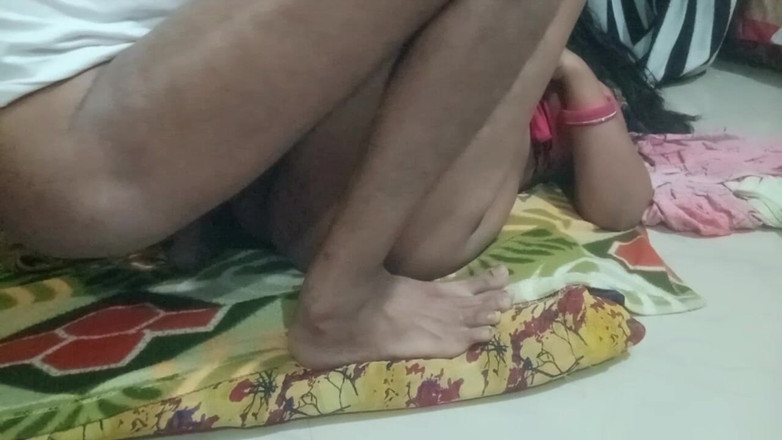 BendableFog5: Ateşli üvey üvey kız kardeş amına parmak sokarak sikişiyor