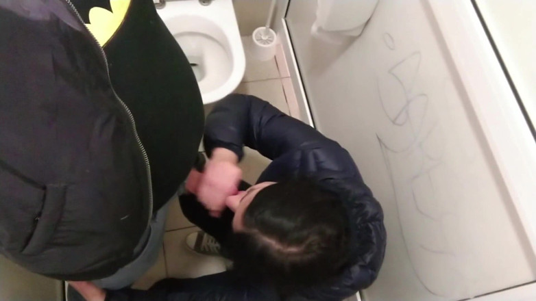 Toilet Mommy: Cum shot in public toilet