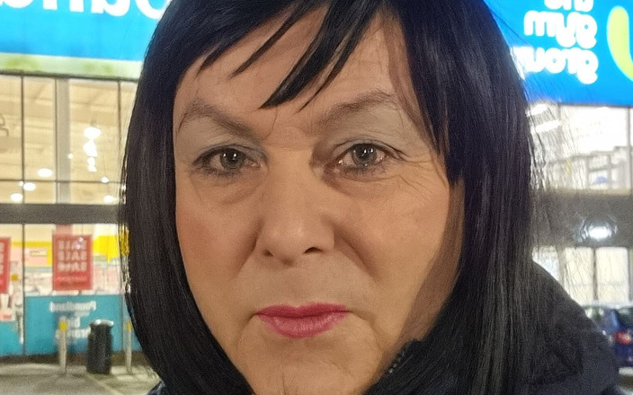 Pauline_sue: Procházka na zahradě