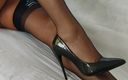 Coryna nylon: Siyah çoraplı siyah topuklu ayakkabılar