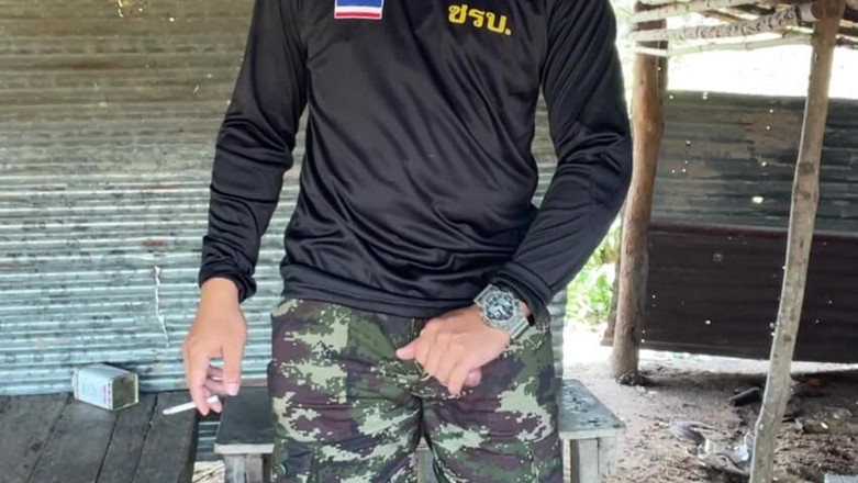 Hiroshi_cr: Horny Solider Thai Jerks off &amp; Cums at Work