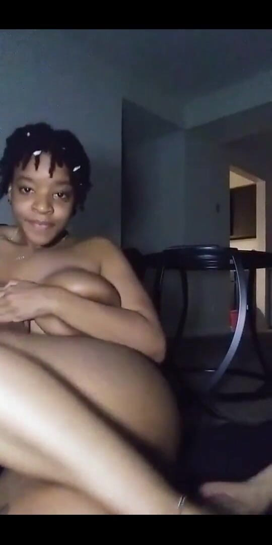 XMissusXeX: パパ、月曜日の映画の夜を過ごせますか?