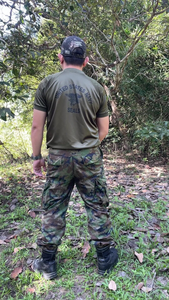 Hiroshi_cr: Geiler Solider thai wichst und kommt bei der arbeit