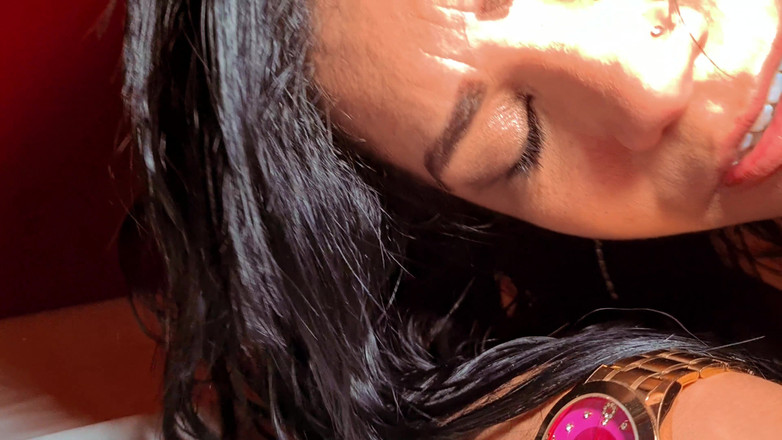 Casal Mattos: Sonrisa traviesa: Ella gimió en mi polla y yo llené...