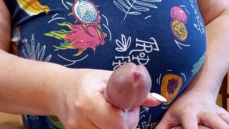 Zona901: Kouření a masturbace penisu od zralé tlusté ženy 5